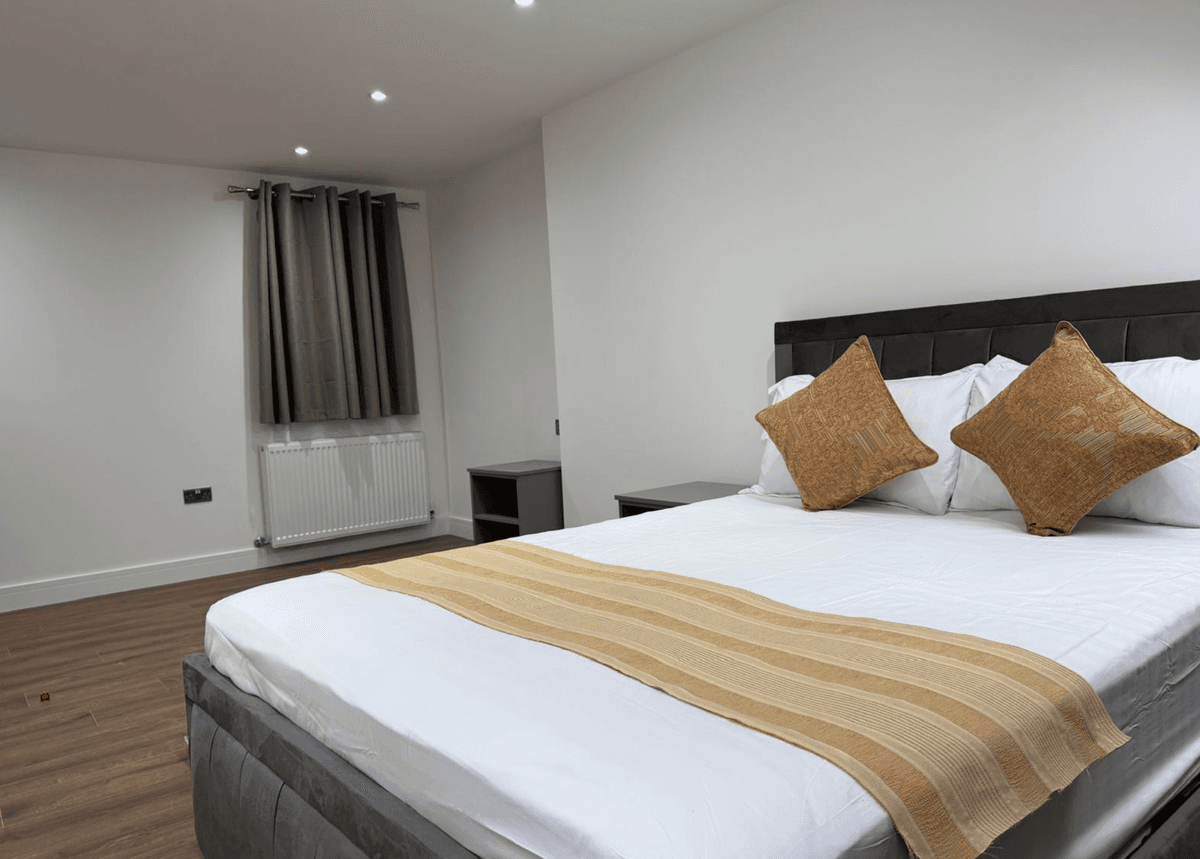 Bedroom — gold pillows close-up
