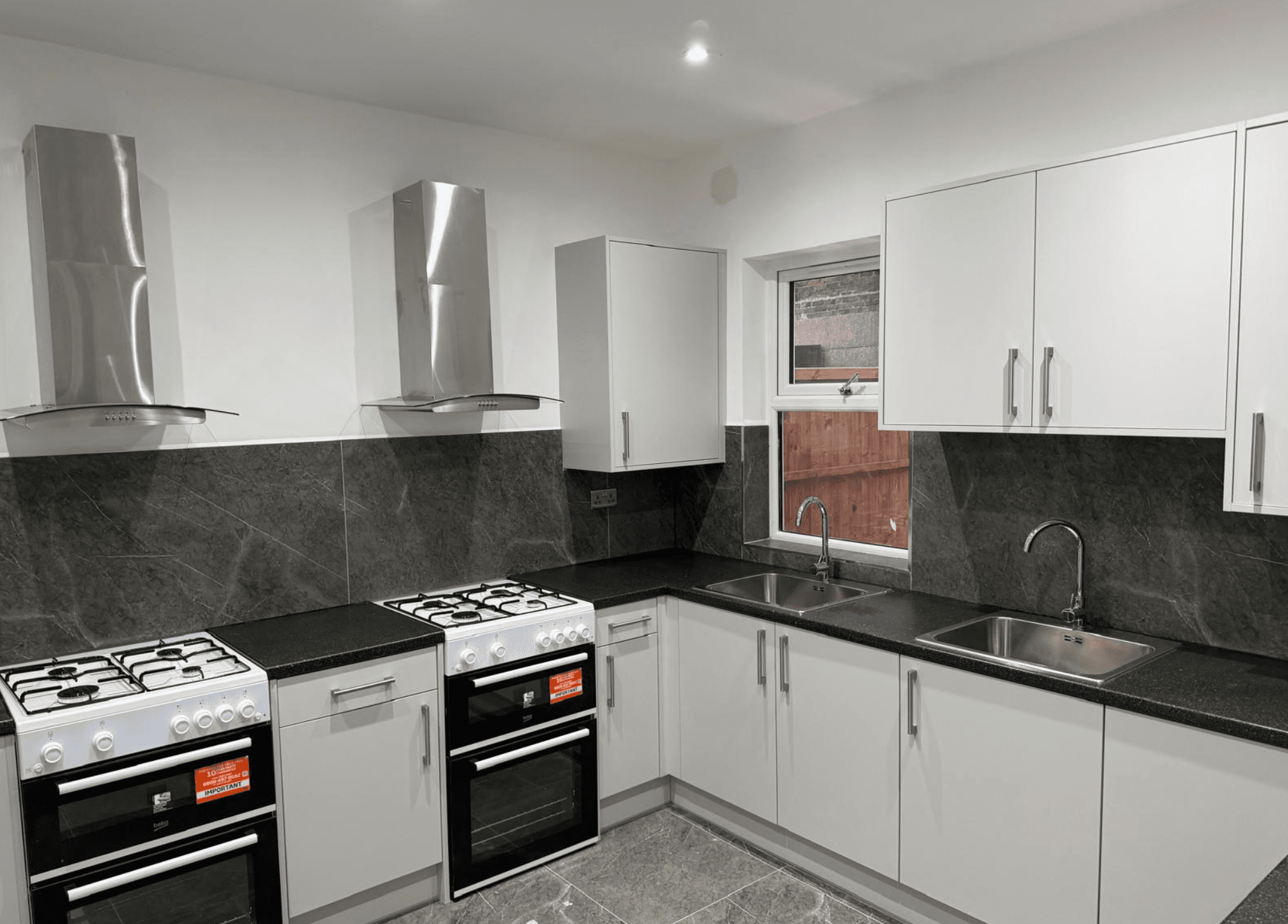 Full kitchen
